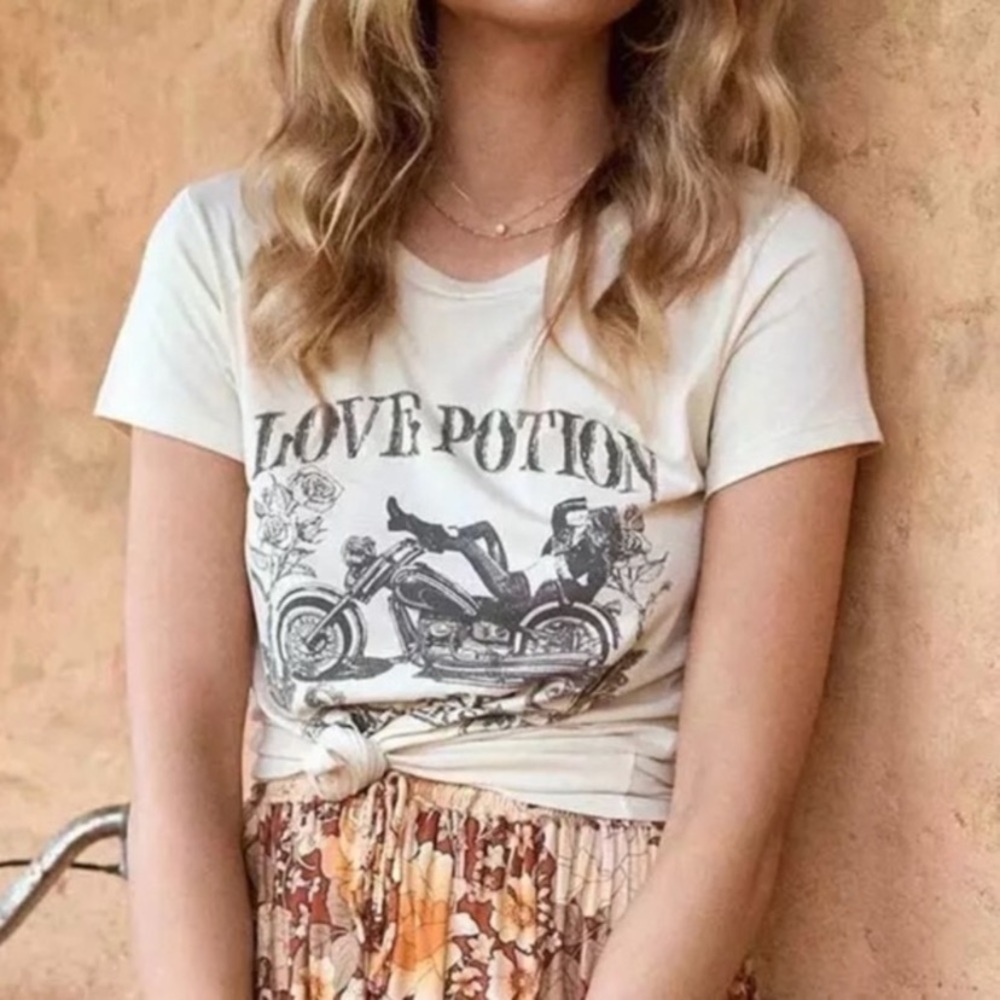 SOLD OUT Vintage Cream Love Potion Riders & Hunters T-Shirt - Picture 3 of 5
